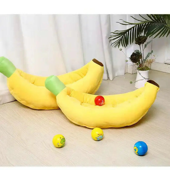 Banana-Shaped Pet Bed – Cozy Comfort for Your Furry Friend